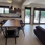 Tara, 4 Bedroom With Heated Pool