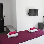 Tara, 4 Bedroom With Heated Pool Medulin