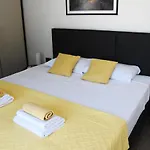 Tara, 4 Bedroom With Heated Pool * Medulin