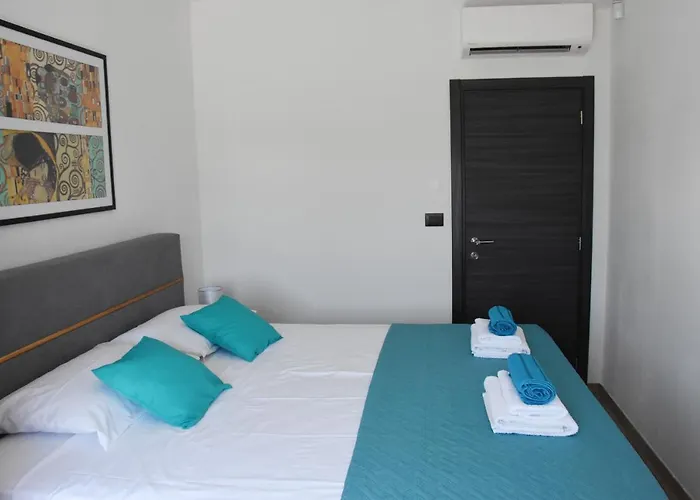 Tara, 4 Bedroom With Heated Pool Villa *
