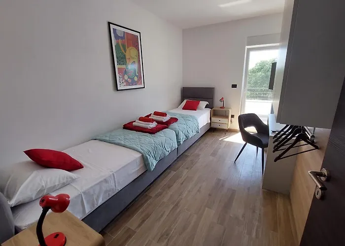 Tara, 4 Bedroom With Heated Pool *