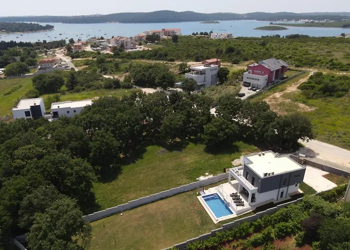 ヴィラ Tara, 4 Bedroom With Heated Pool