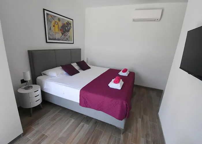Villa Tara, 4 Bedroom With Heated Pool