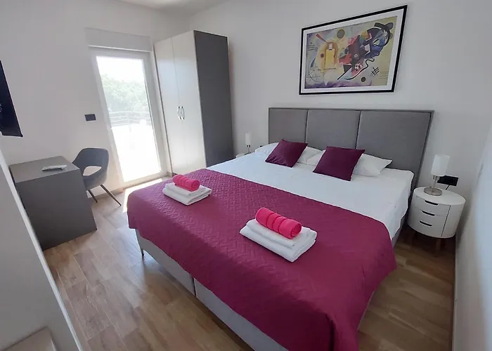 Villa Tara, 4 Bedroom With Heated Pool Medulin