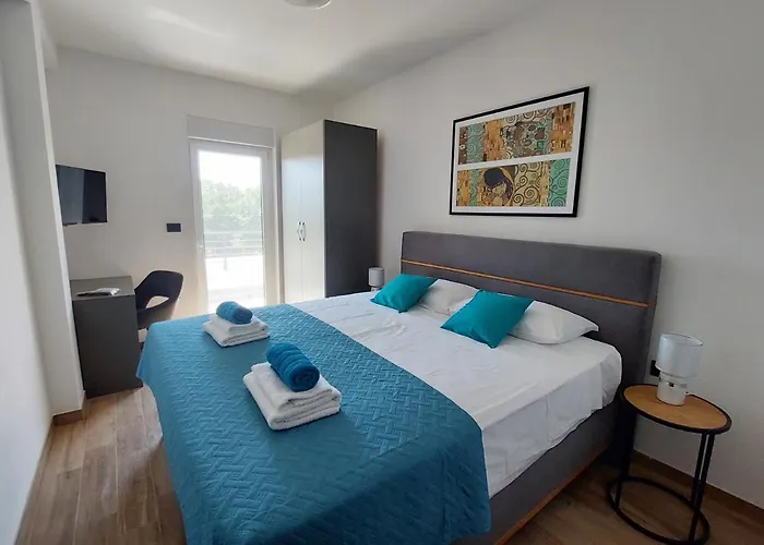 Tara, 4 Bedroom With Heated Pool ヴィラ *
