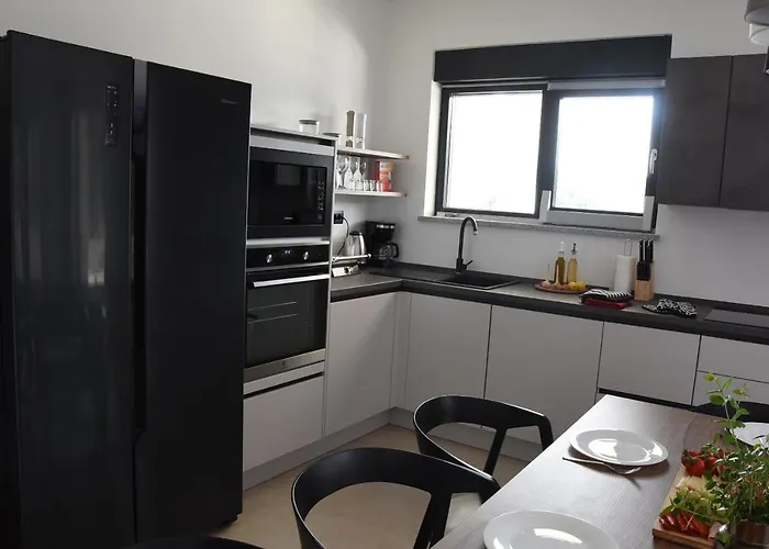 Tara, 4 Bedroom With Heated Pool ヴィラ *