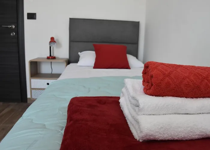 Tara, 4 Bedroom With Heated Pool *