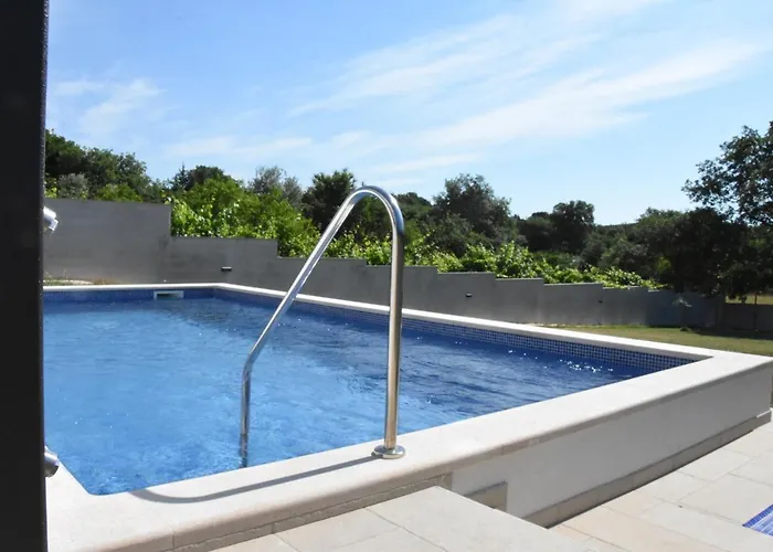 Tara, 4 Bedroom With Heated Pool