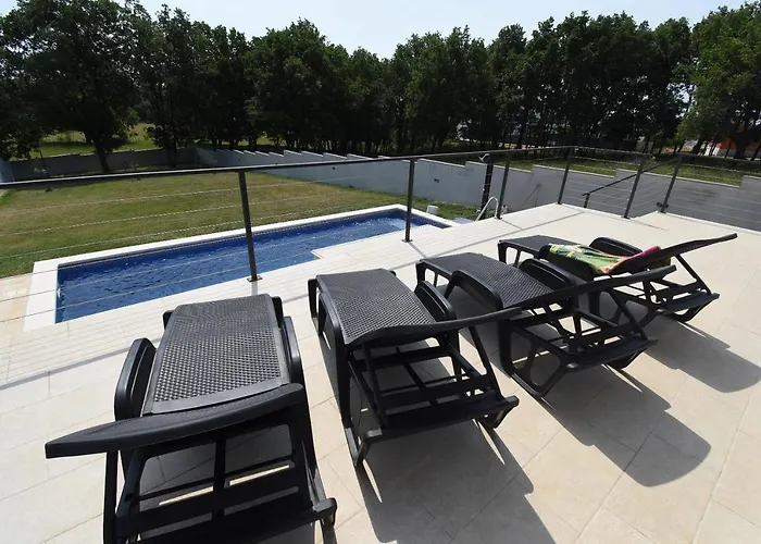 Villa Tara, 4 Bedroom With Heated Pool *