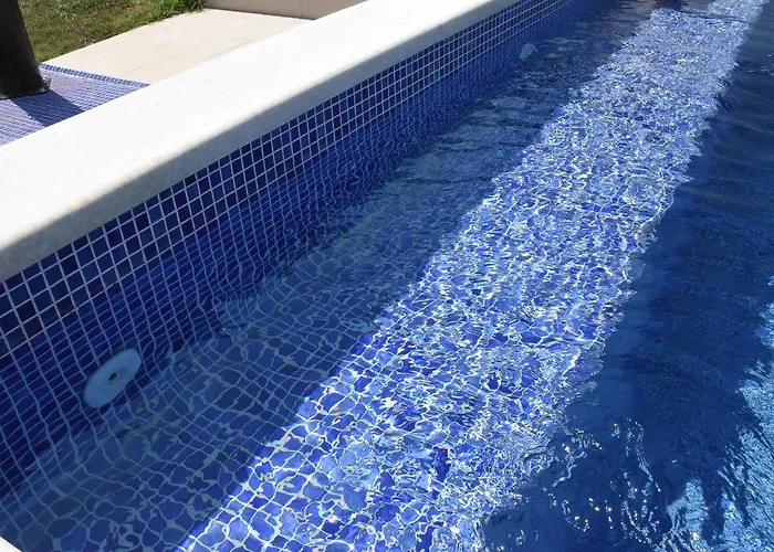 Villa Tara, 4 Bedroom With Heated Pool
