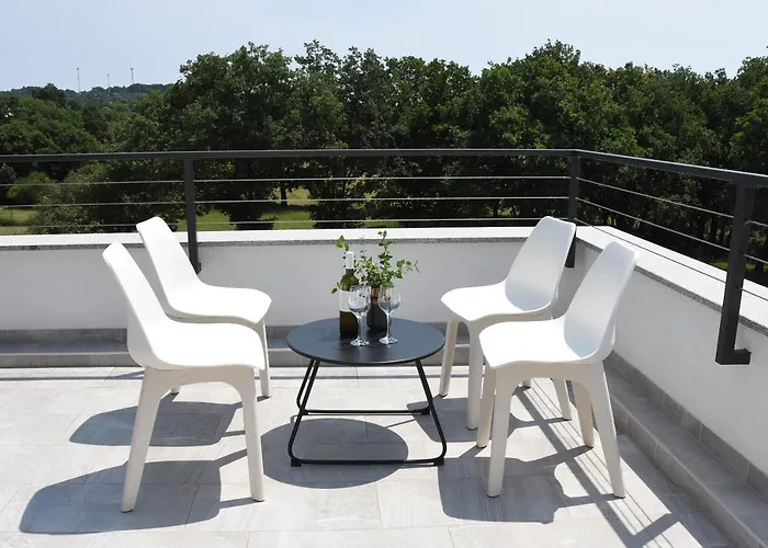 Villa Tara, 4 Bedroom With Heated Pool *
