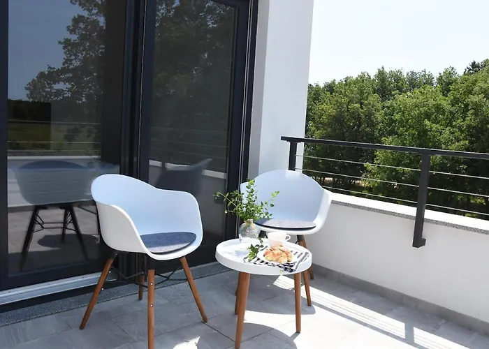 Tara, 4 Bedroom With Heated Pool *