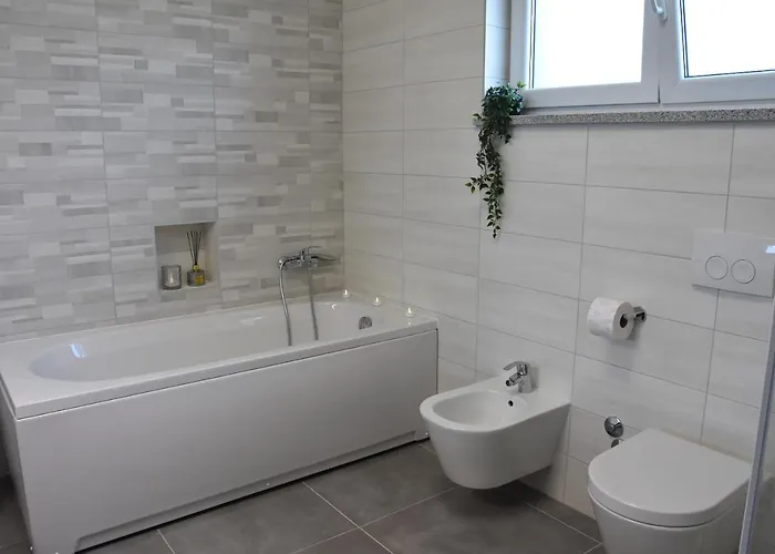 Tara, 4 Bedroom With Heated Pool メドゥリン
