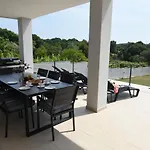 Tara, 4 Bedroom With Heated Pool *