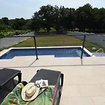 Villa Tara, 4 Bedroom With Heated Pool *