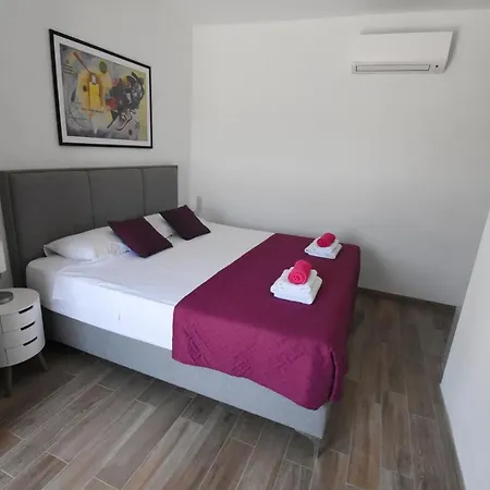 Villa Tara, 4 Bedroom With Heated Pool