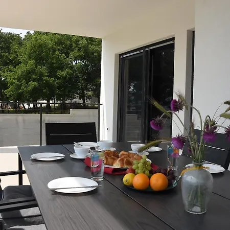 Tara, 4 Bedroom With Heated Pool Villa