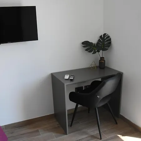 Tara, 4 Bedroom With Heated Pool *