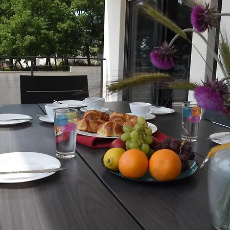 Tara, 4 Bedroom With Heated Pool * Medulin