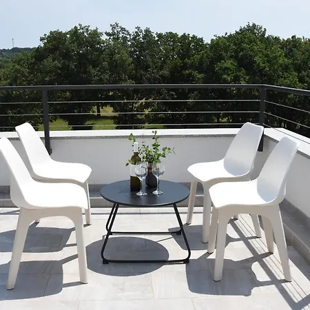 Villa Tara, 4 Bedroom With Heated Pool *