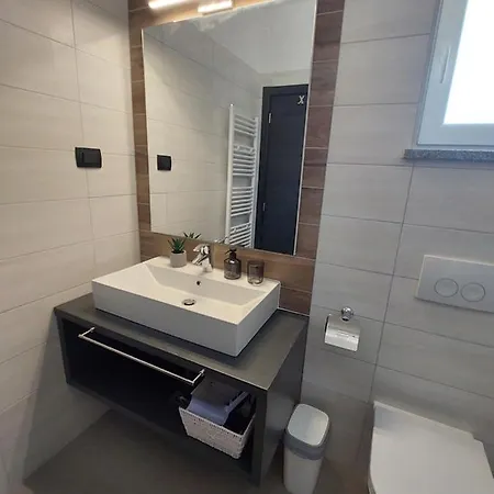 Tara, 4 Bedroom With Heated Pool * Medulin