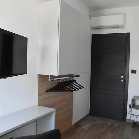Tara, 4 Bedroom With Heated Pool * Medulin