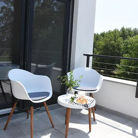Tara, 4 Bedroom With Heated Pool *