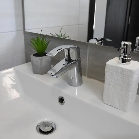 Villa Tara, 4 Bedroom With Heated Pool Medulin