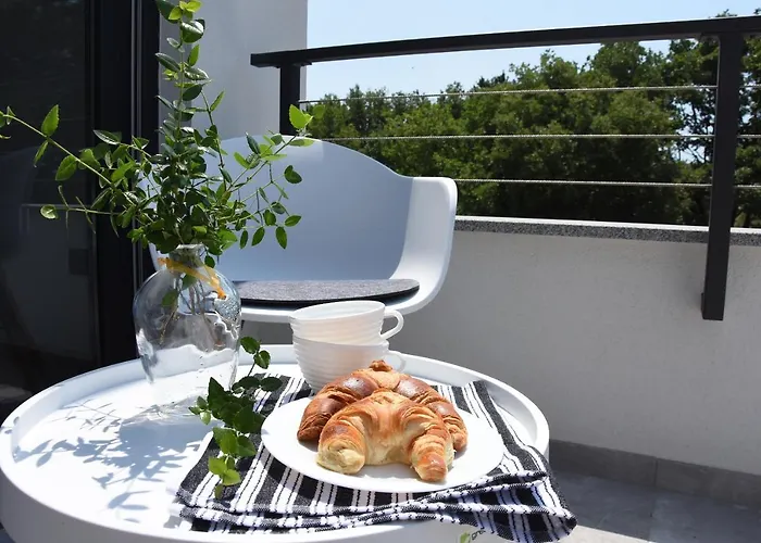 Tara, 4 Bedroom With Heated Pool