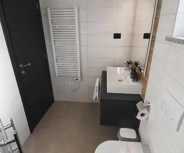 Tara, 4 Bedroom With Heated Pool Villa